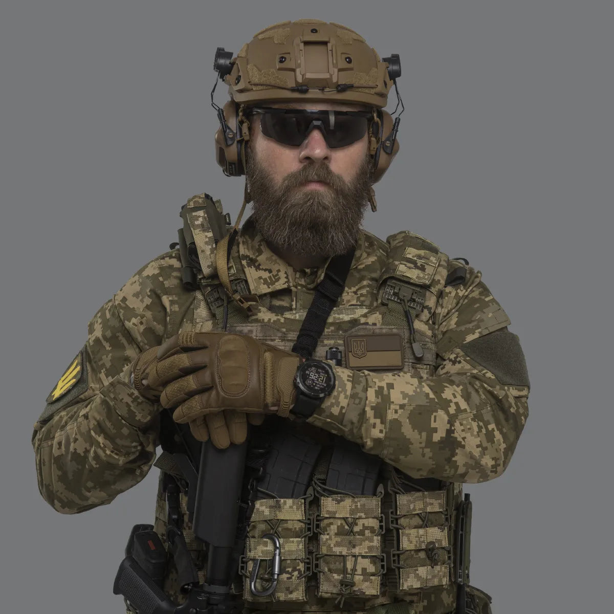 Earmor M31H Tactical Helmet-Mounted Hearing Protector – Coyote Tan - Blender Tactical