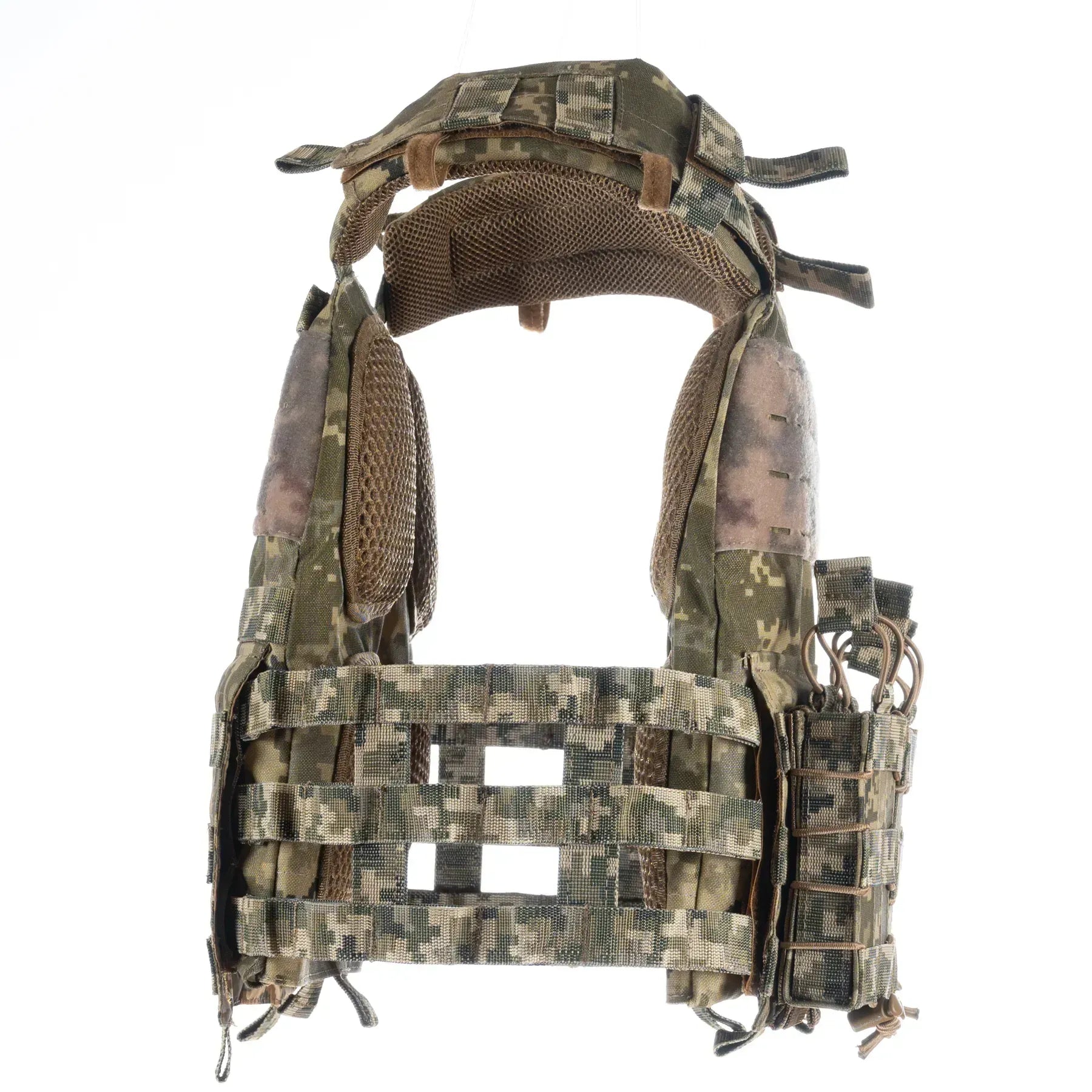 FamTac Plate Carrier M7 Lite – 3 Mag Pouches | Ukrainian Pixel - Blender Tactical