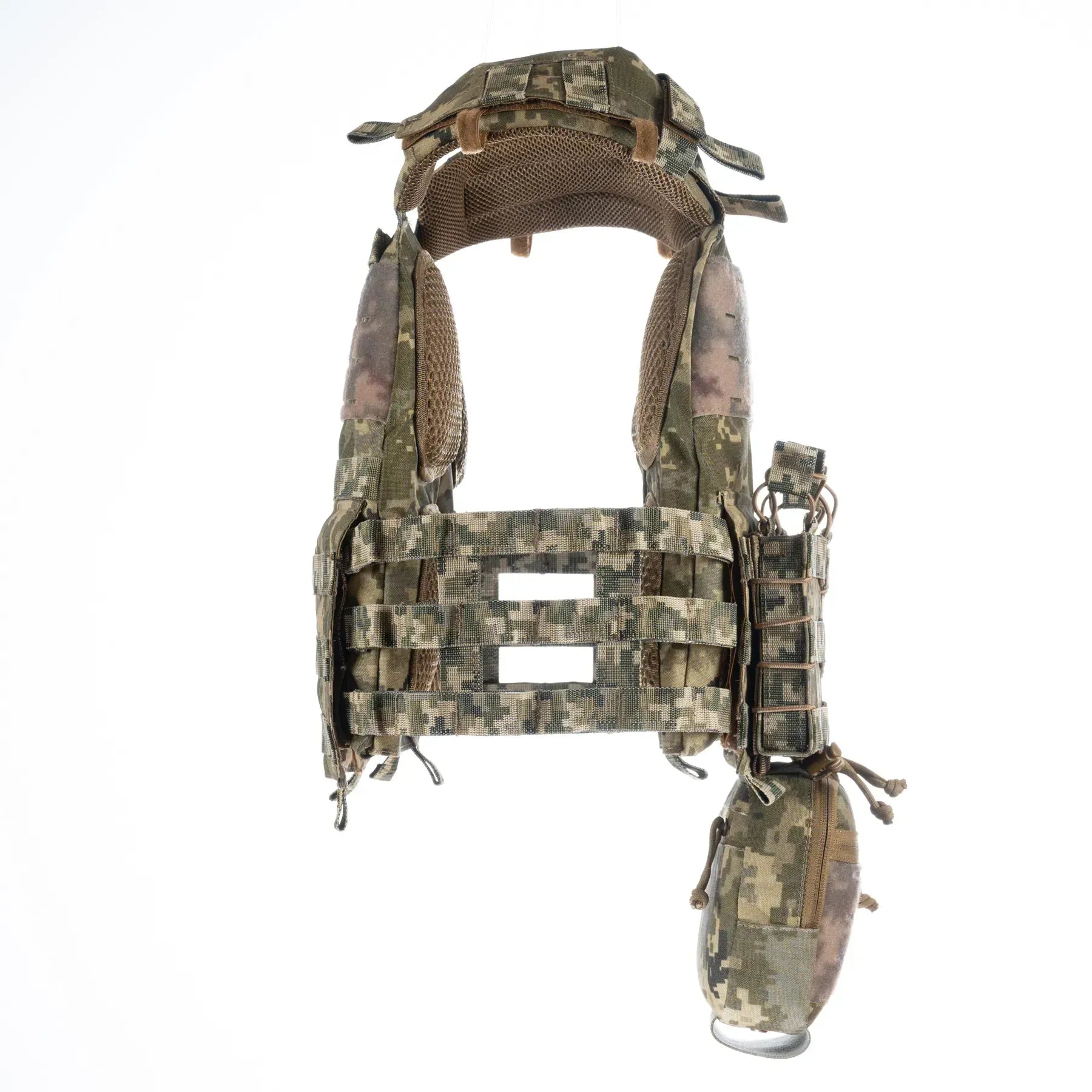 FamTac Plate Carrier M7 Lite – 3 Mag Pouches + Utility | Ukrainian Pixel - Blender Tactical