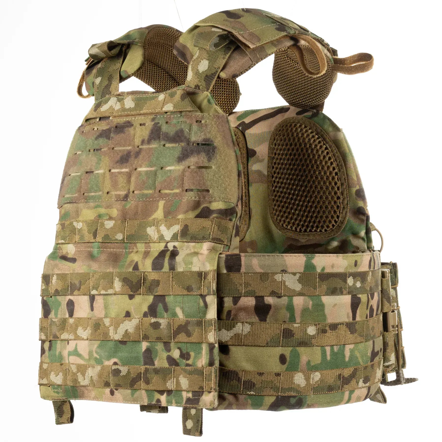 FamTac Plate Carrier M7 Lite – Side Armor 15×30 + 3 Mag Pouches | Multicam - Blender Tactical