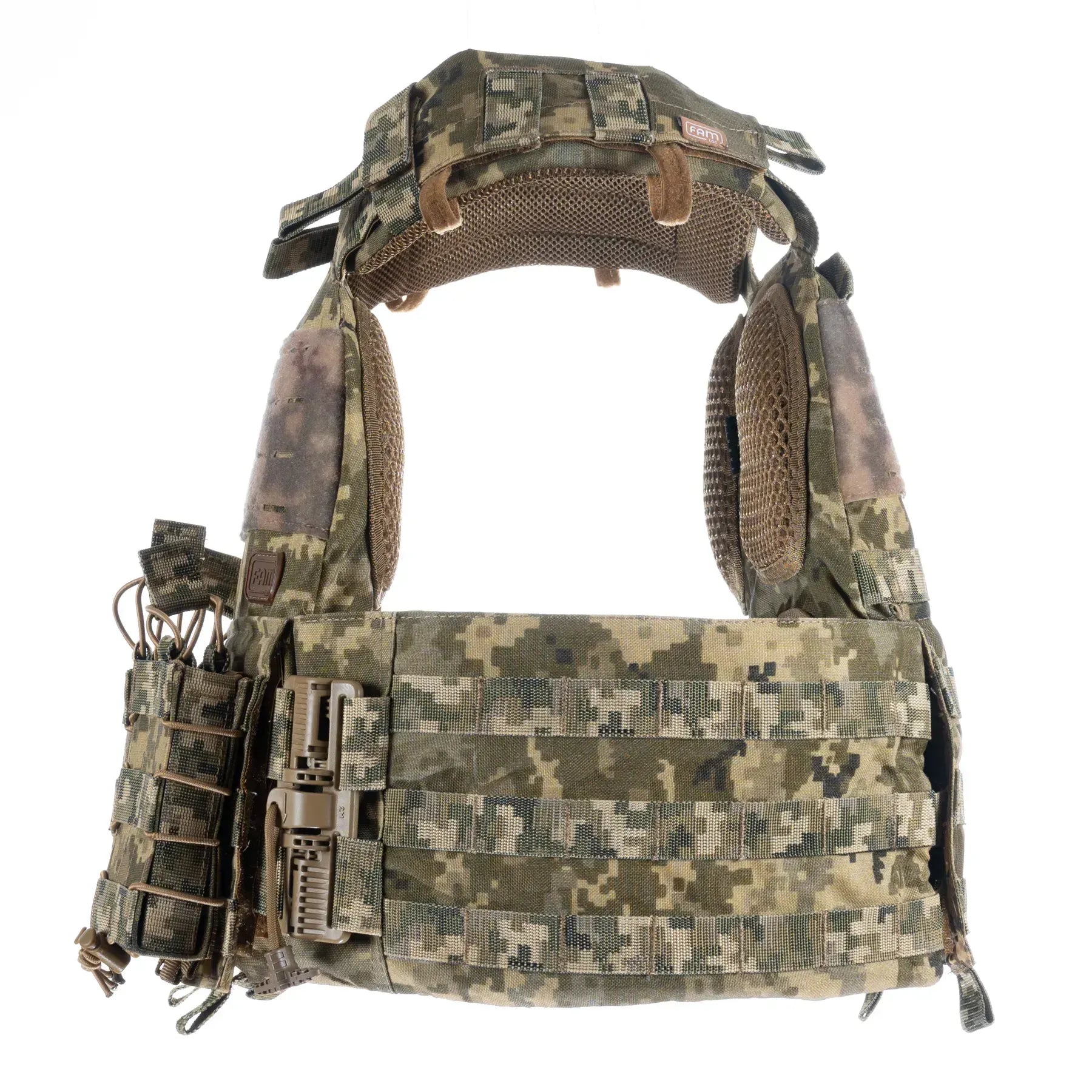 FamTac Plate Carrier M7 Lite – Side Armor 15×30 + 3 Mag Pouches | Ukrainian Pixel - Blender Tactical
