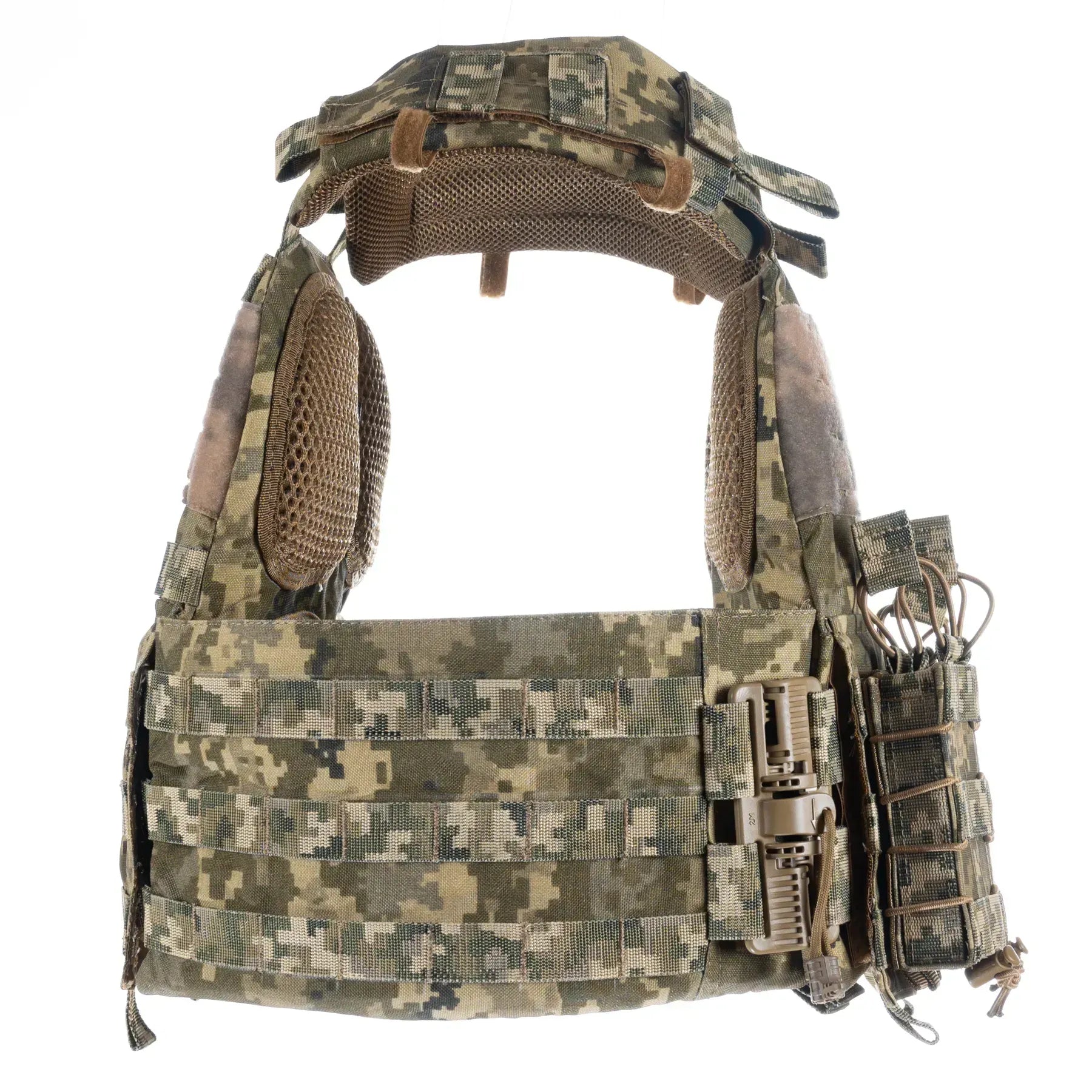 FamTac Plate Carrier M7 Lite – Side Armor 15×30 + 3 Mag Pouches | Ukrainian Pixel - Blender Tactical