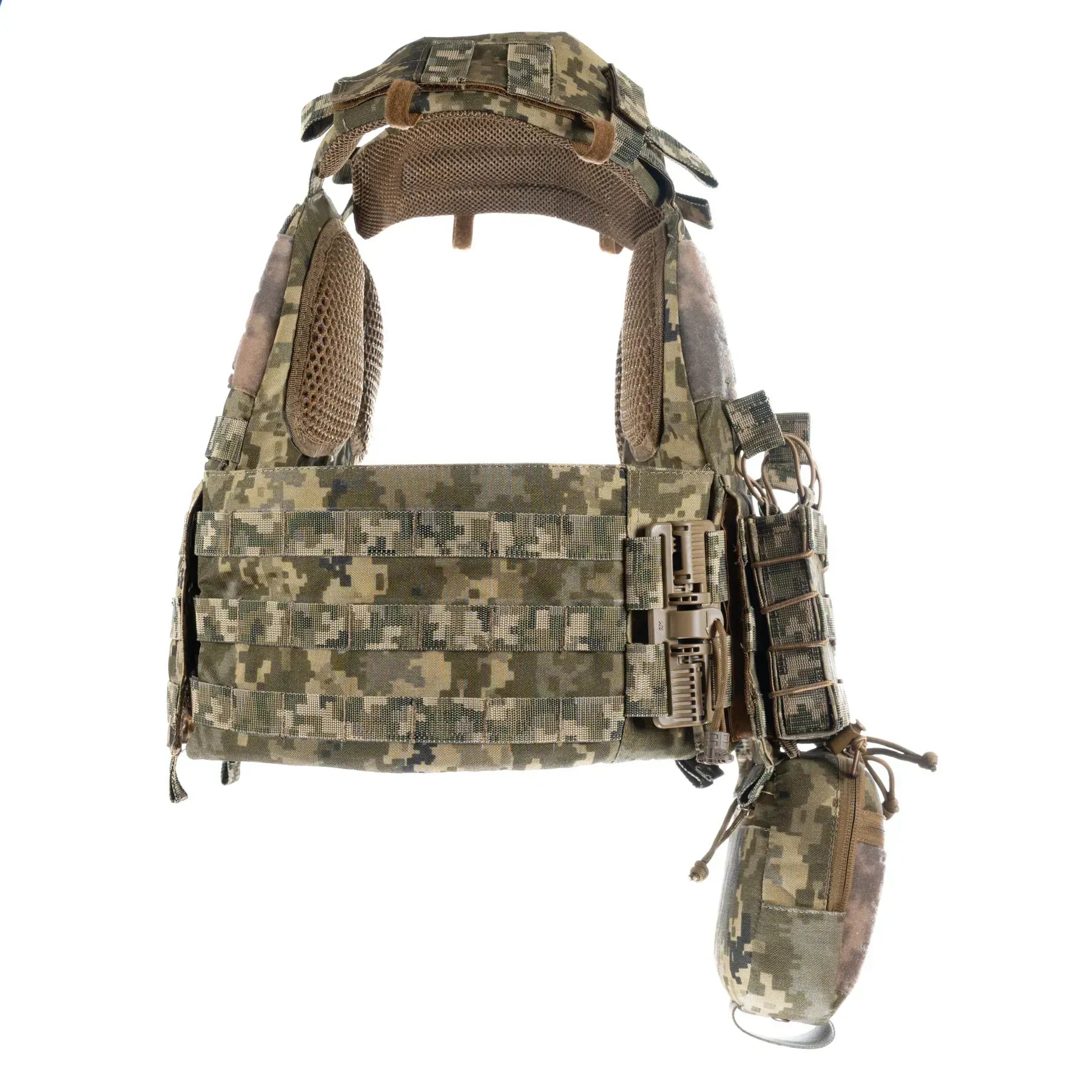 FamTac Plate Carrier M7 Lite – Side Armor 15×30 + 3 Mag Pouches + Utility | Ukrainian Pixel - Blender Tactical